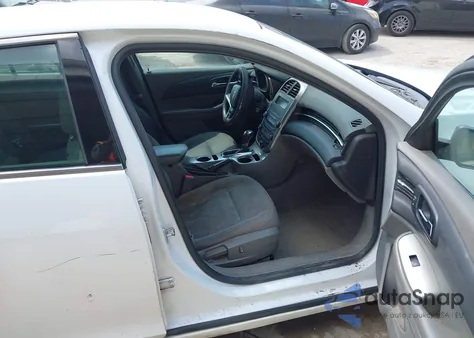 2015 Chevrolet Malibu 1Lt z USA, uszkodzony, nr VIN 1G11C5SL5FF198752